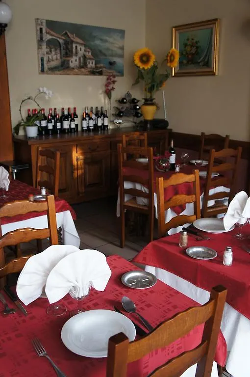 Hotel Le Commerce Bagnères-de-Bigorre 2*,  France